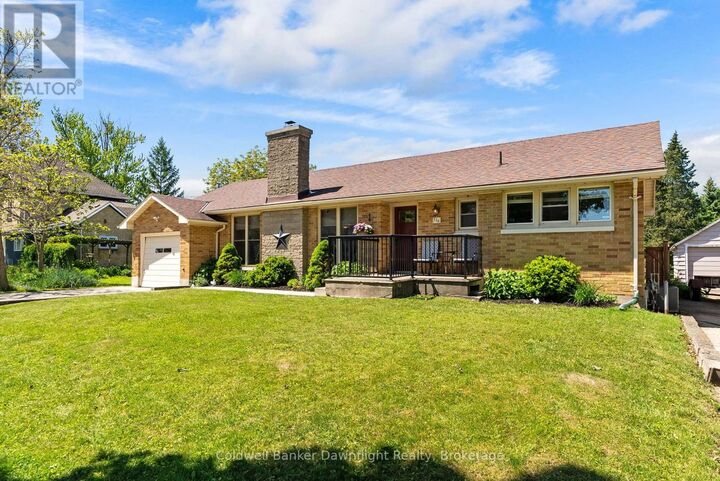 Property Photo:  116 Sanders Street East  ON N0M 1S1 