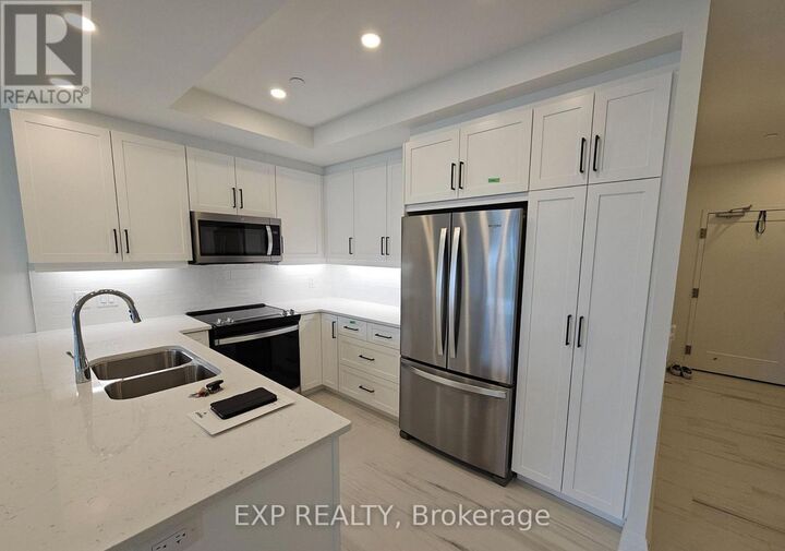 Property Photo:  1975 Fountain Grass Drive 314  ON N6K 0M3 