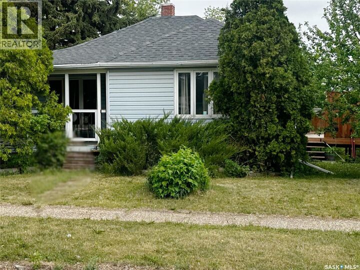 Property Photo:  333 5th Avenue SE  SK S4H 1Y4 