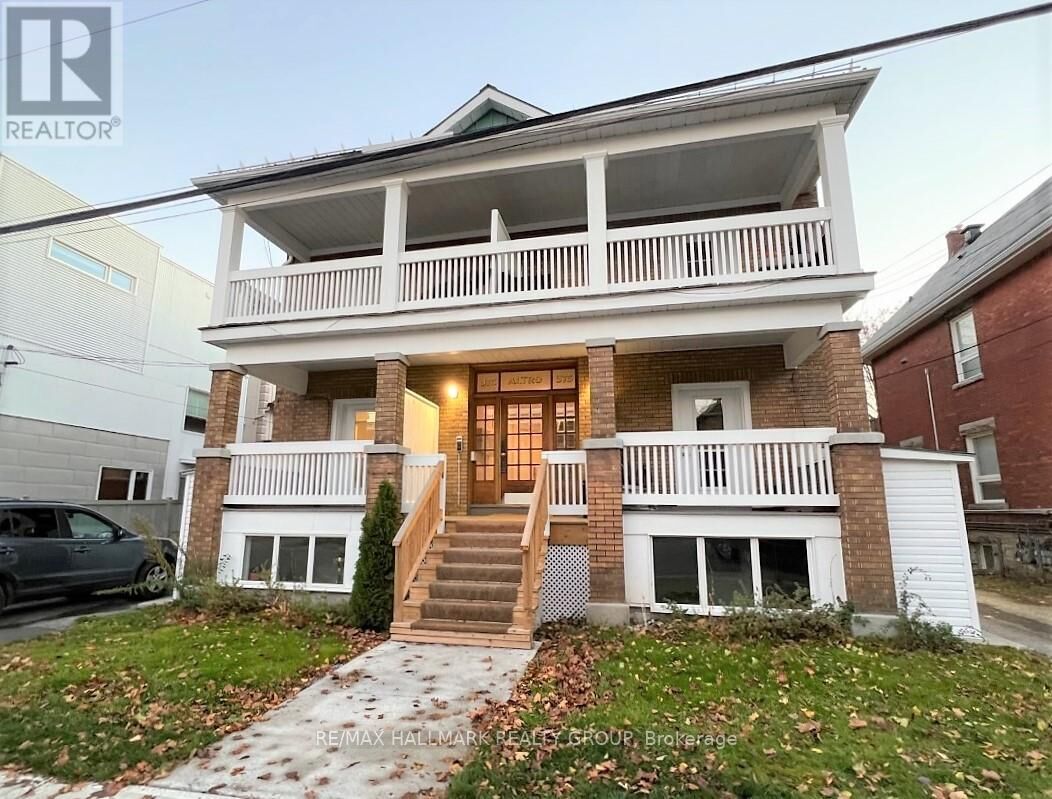 Property Photo: 375 Mackay Street 2 ON K1M 2C3