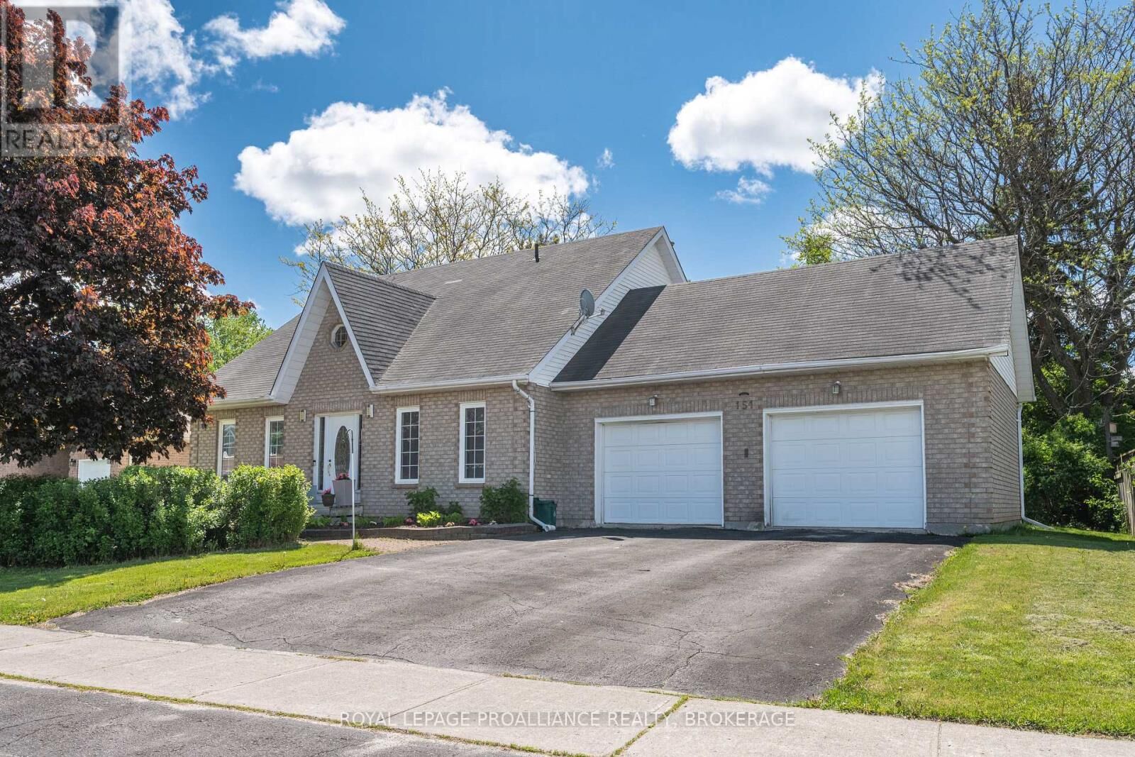 Property Photo: 151 Greenlees Drive ON K7K 6P6