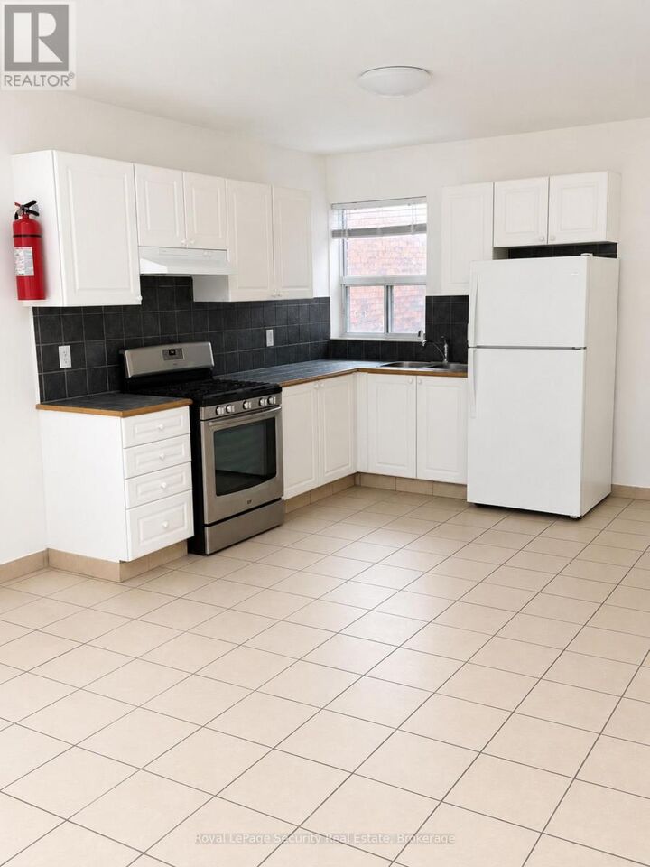 Property Photo: 1136 Dufferin Street 2 ON M6H 4B6