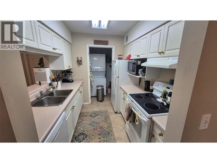 Property Photo: 650 3 Street Southwest 404 BC V1E 1P6
