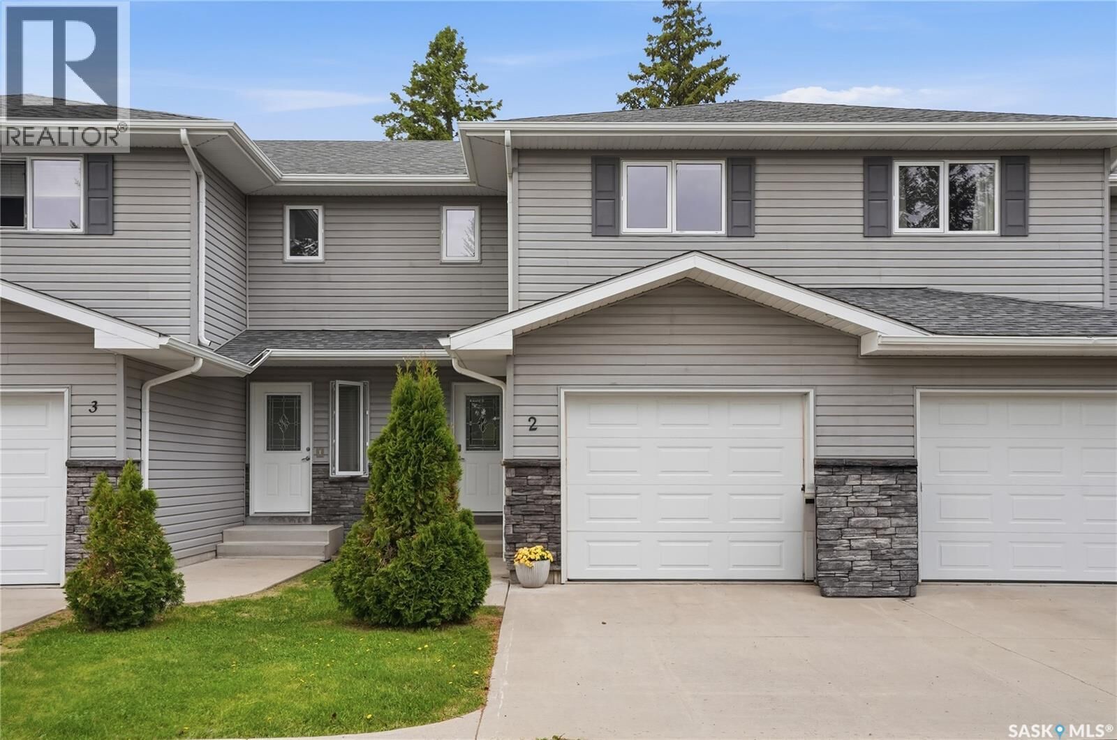 Photo de la propriété:  2 5005 Central Avenue  SK S0K 4R0 