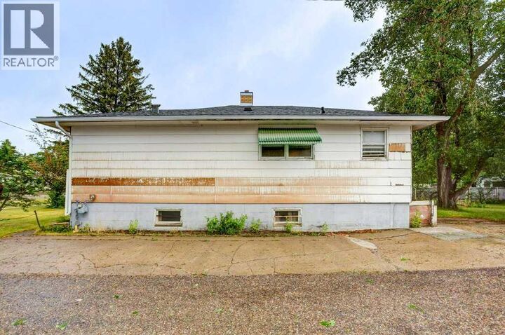 Property Photo:  5104 54 Avenue  AB T1G 1N3 