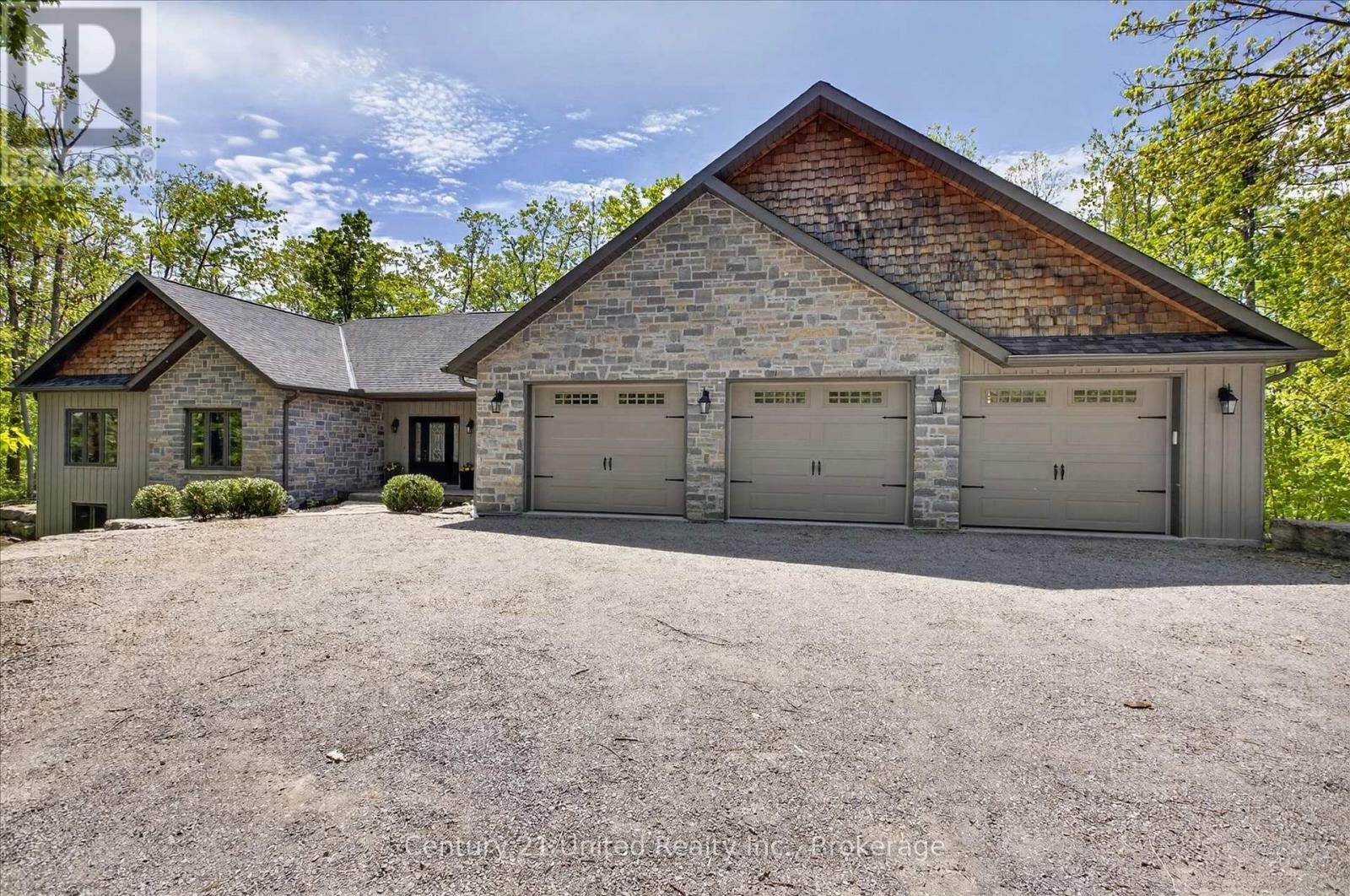 Property Photo: 54 Mitchell Crescent ON K0L 1J0