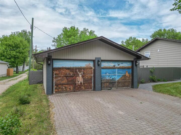 Property Photo:  301 Dufferin Avenue  MB R7A 6J7 