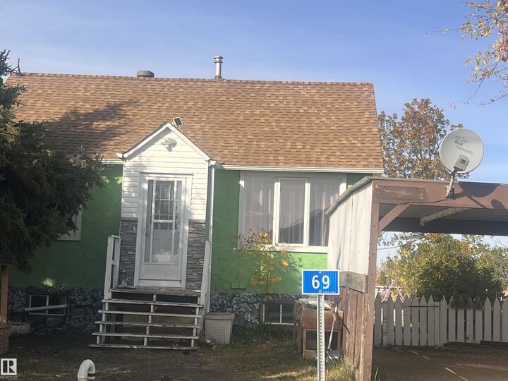 69 Railway Avenue — photo 1