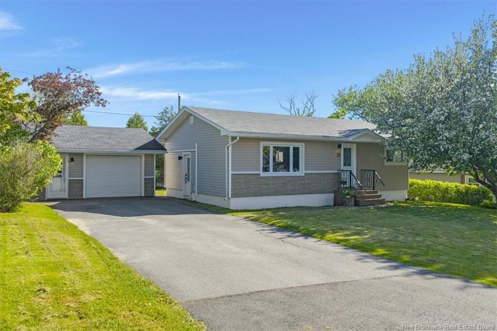 Property Photo:  22 Alpine Street  NB E2J 2X2 