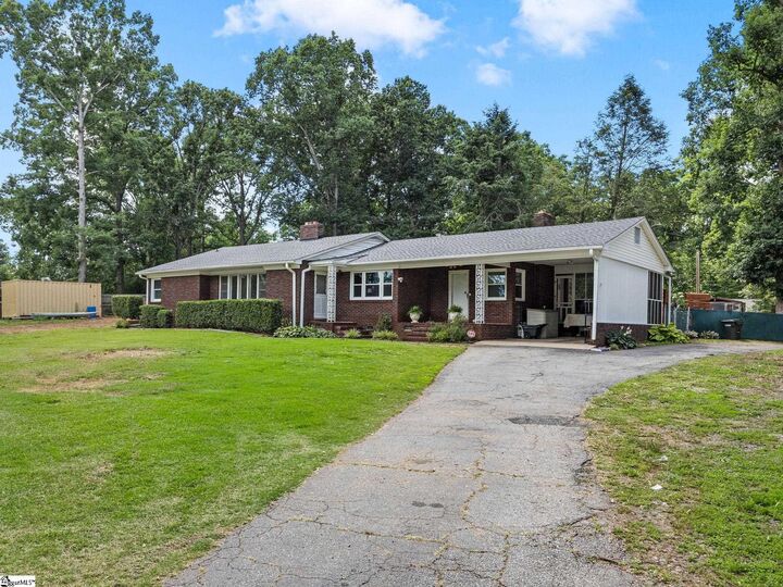 Property Photo:  400 Tucker Road  SC 29306 
