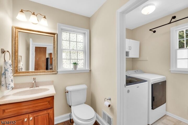 Property Photo:  7 Mitchell Ln  NJ 08809 