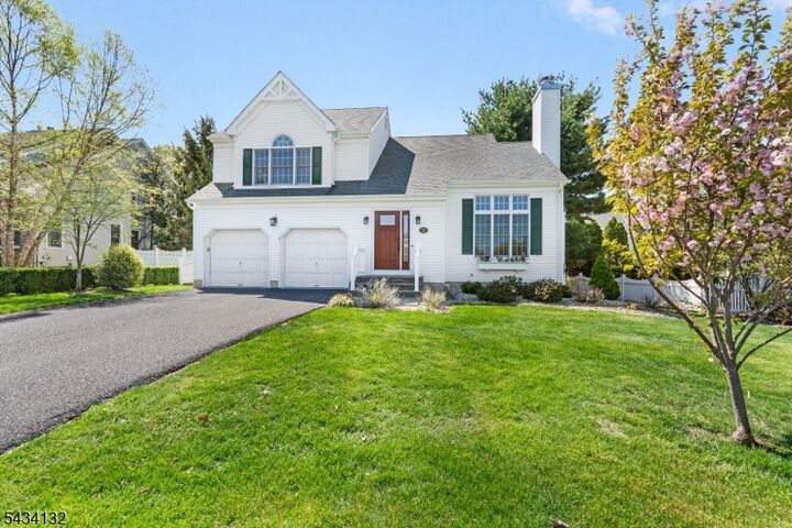 Property Photo:  7 Mitchell Ln  NJ 08809 