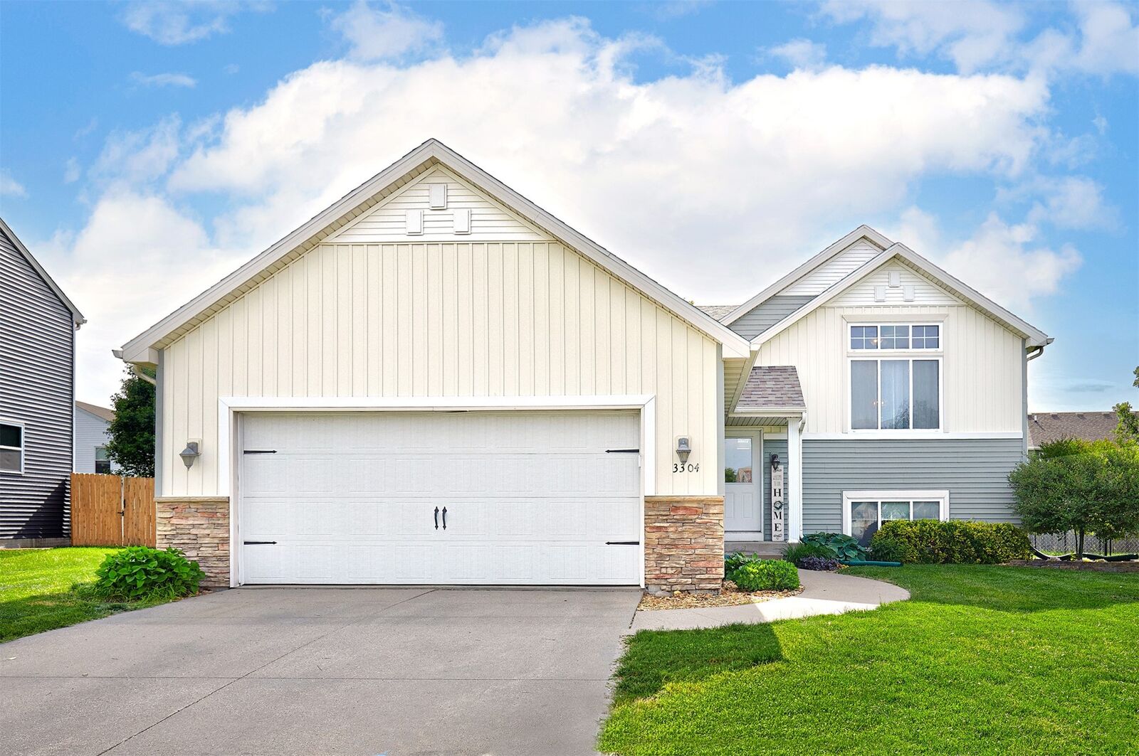 Property Photo:  3304 Poplar Drive SW  IA 50035 