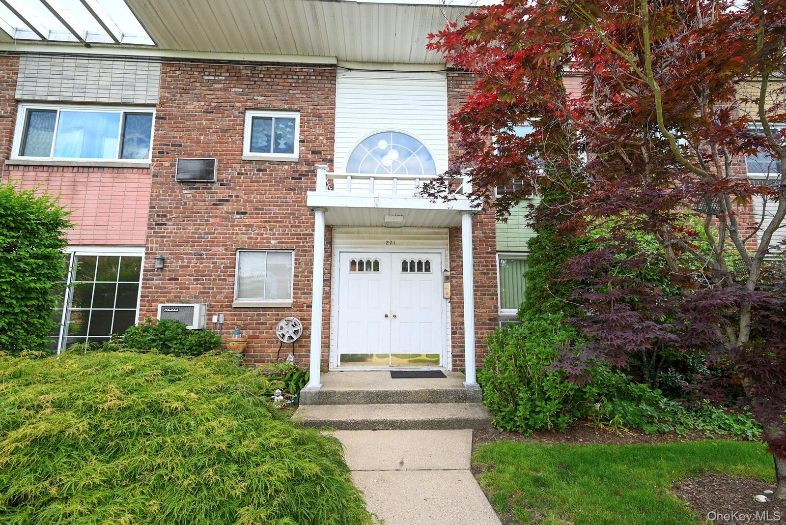 Property Photo: 271 N Newbridge Road 2C NY 11756