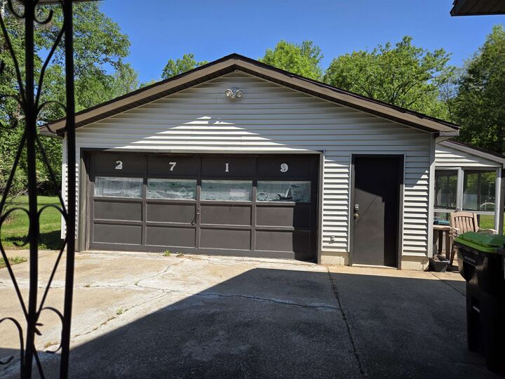Property Photo:  2719 Parsons Ct  MI 48642 