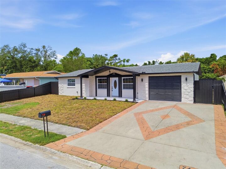 Property Photo:  7403 Heather Street  FL 34653 
