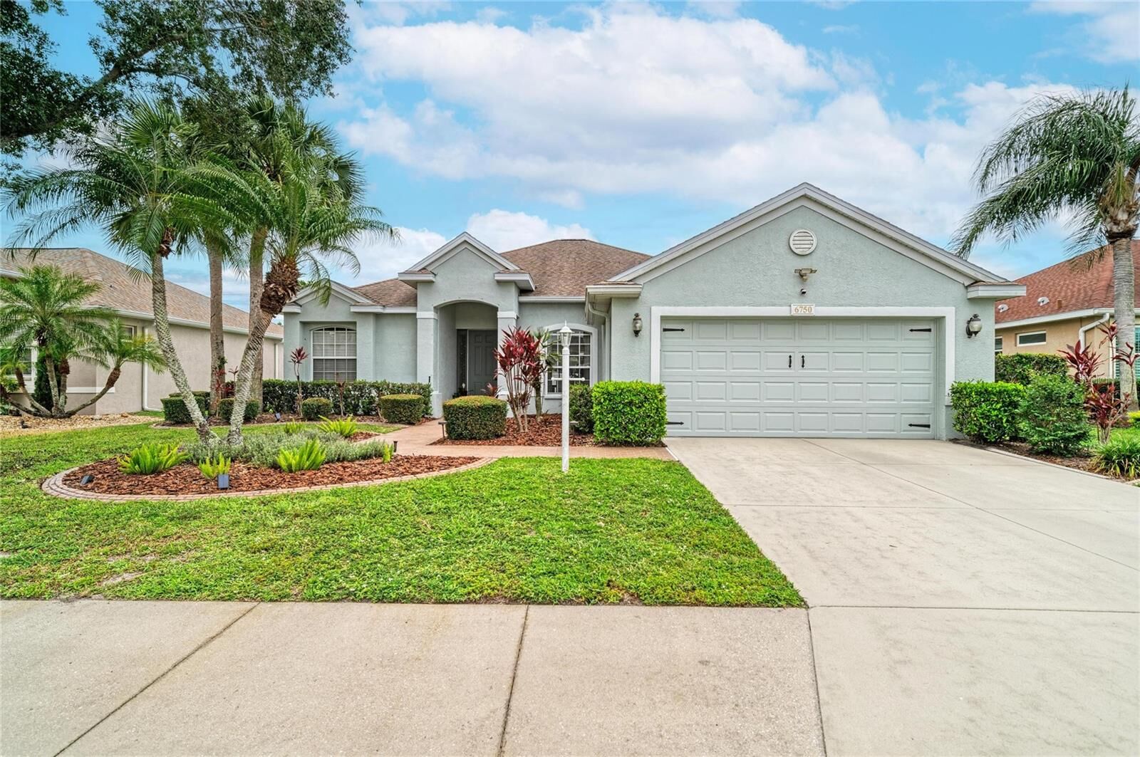 Property Photo: 6750 64th Terrace E FL 34203