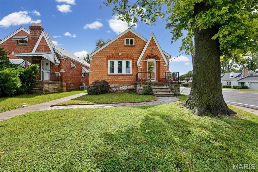 Property Photo: 9058 Rosemary Avenue MO 63123