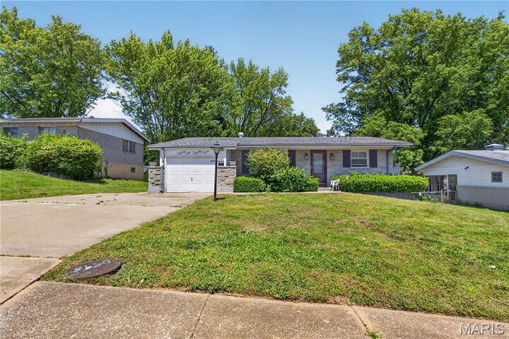 Property Photo: 2629 Netherton Drive MO 63136
