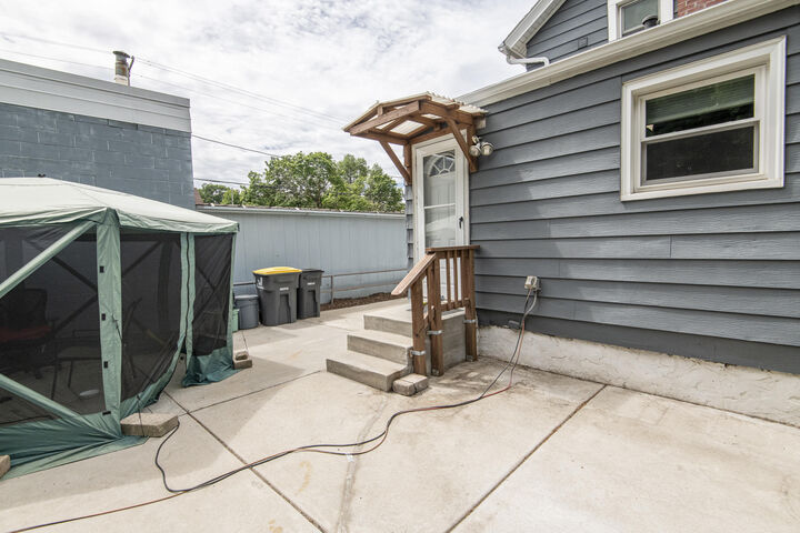 Property Photo: 1121 Adams St WI 53186