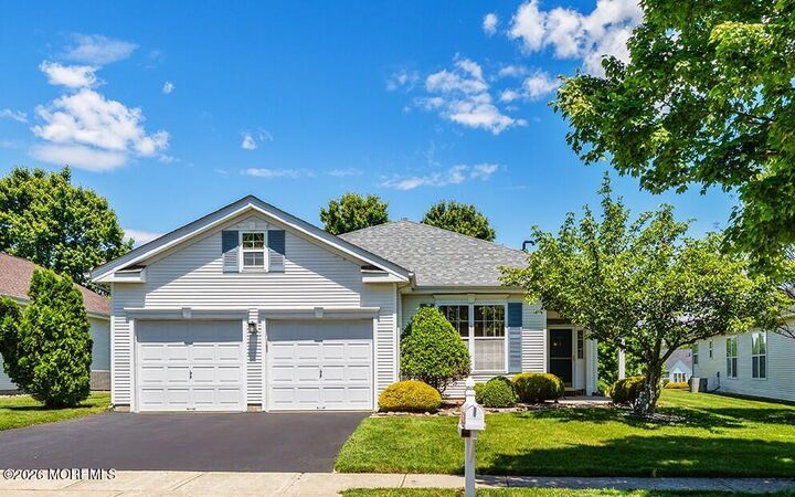 Property Photo:  46 Minuteman Circle  NJ 08501 