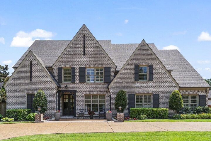 Property Photo:  8441 Poplar Pike  TN 38138 