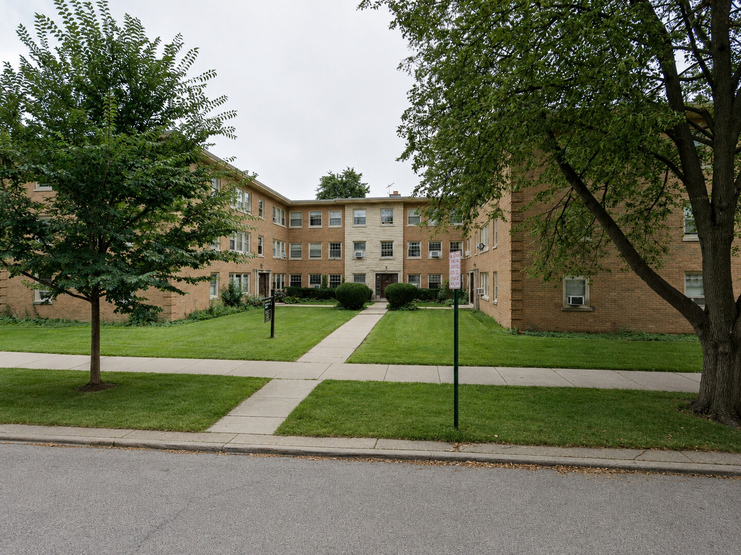 Property Photo:  4825 Hull Street 3E  IL 60077 