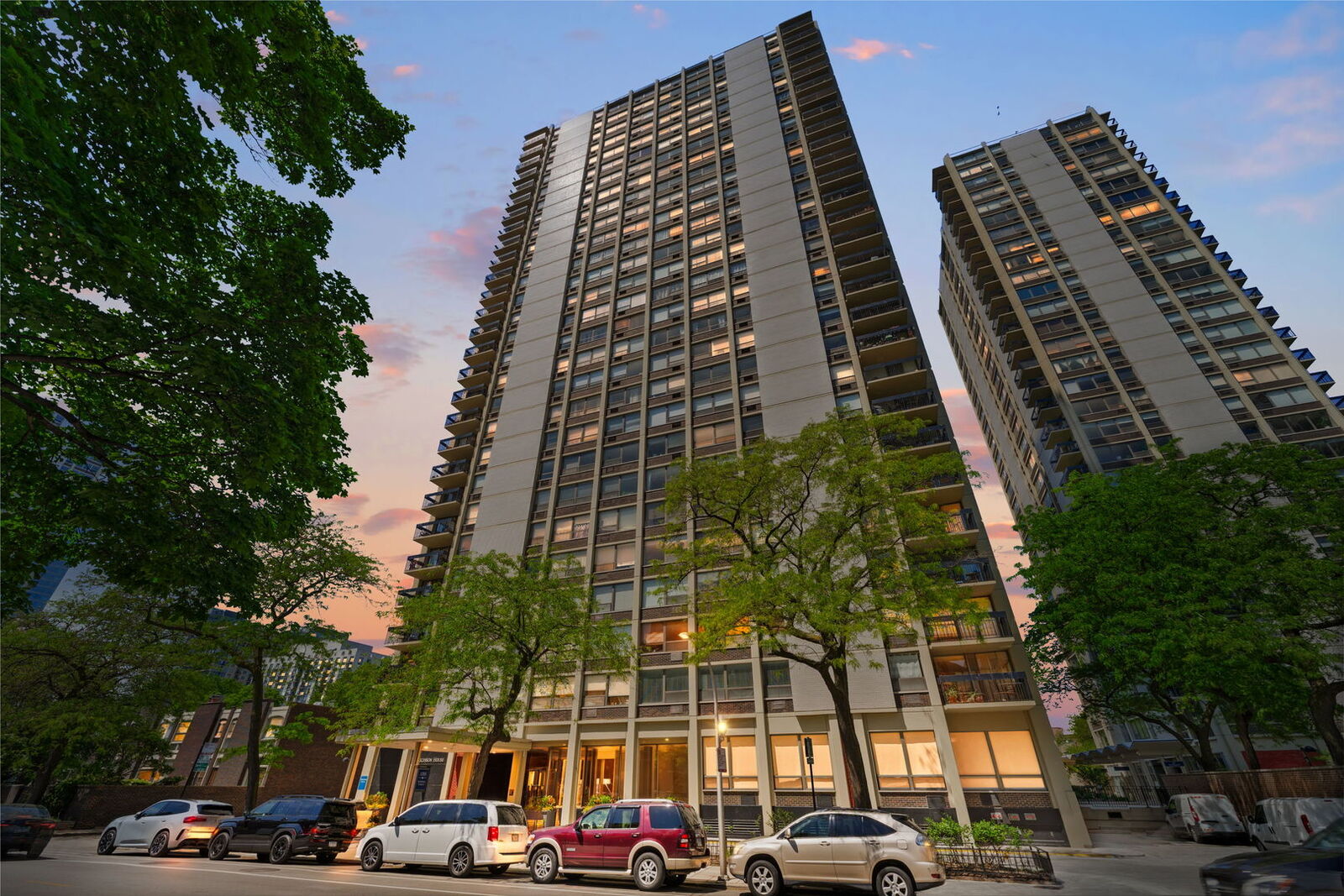 Property Photo:  1355 N Sandburg Terrace 1601D  IL 60610 