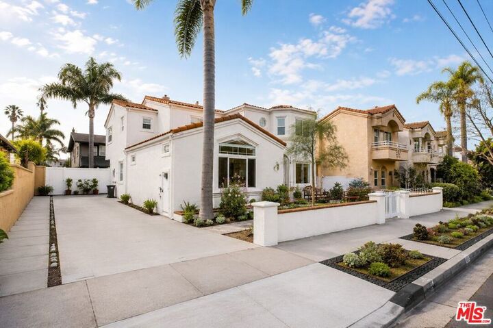 Property Photo:  218 Indianapolis Avenue  CA 92648 