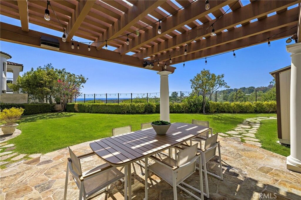 Property Photo:  28 Sandy Cv  CA 92657 