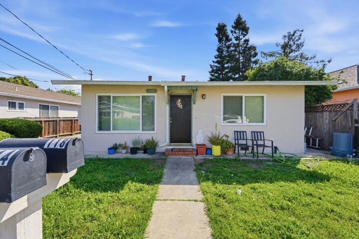 Property Photo:  114 Bonita Avenue  CA 94061 