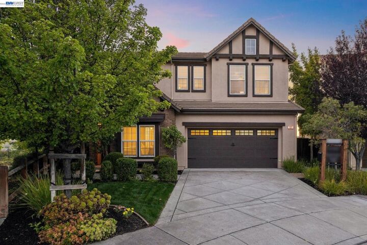 Property Photo:  122 Paddington Ct  CA 94582 