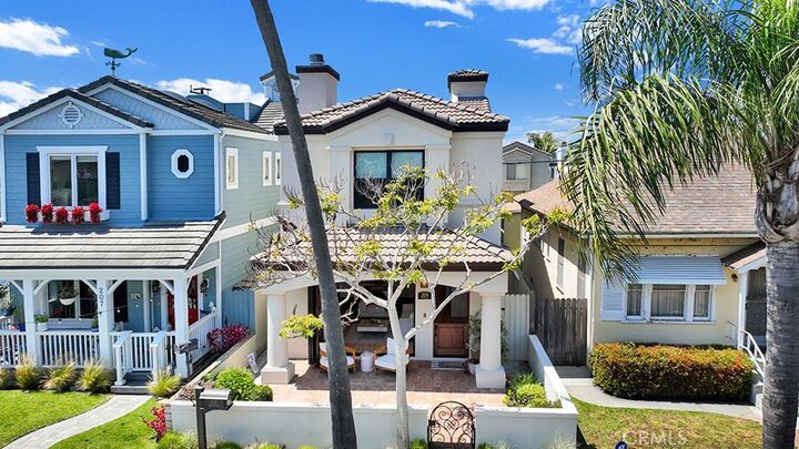 Property Photo: 209 6th CA 90740
