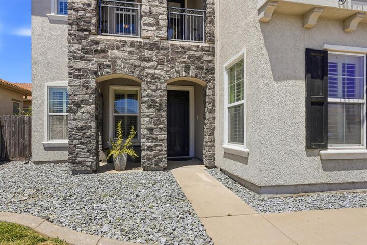 Property Photo:  6813 Vilamoura Way  CA 95757 