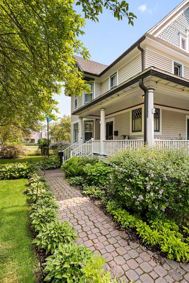 Property Photo: 312 7th Avenue S MN 55371