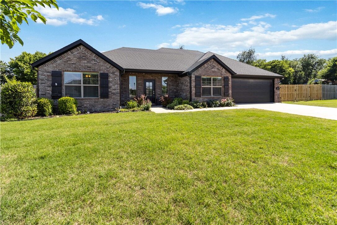 Property Photo:  515 Vista Del Valle Street  AR 72730 
