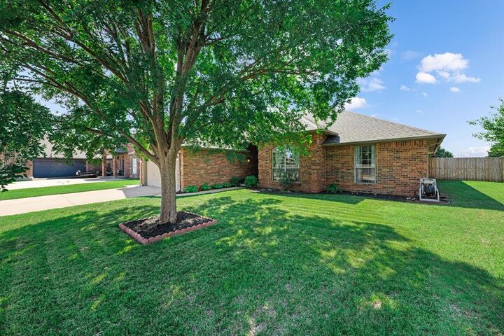 Property Photo:  21677 Long Trail  OK 73012 