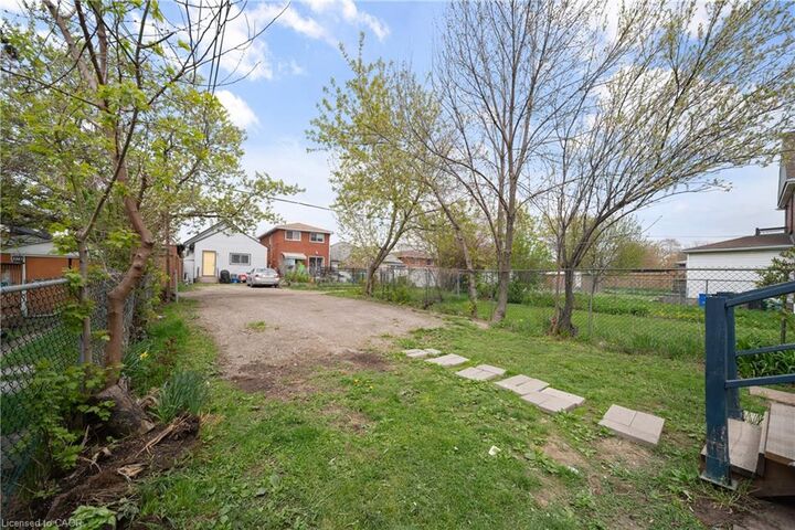 Property Photo:  305 Weir Street N  ON L8H 5G4 