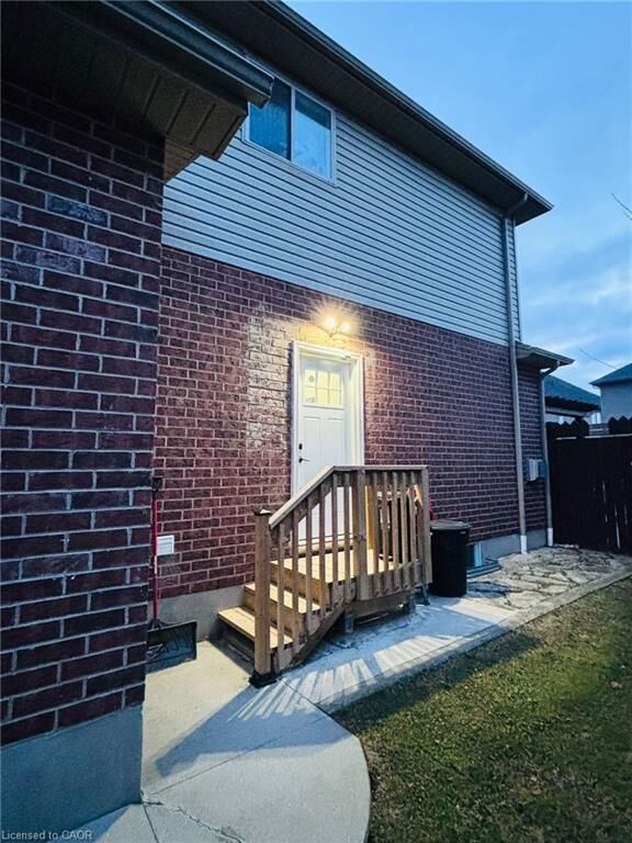 Property Photo:  1377 Coronation Drive  ON N6G 0B4 