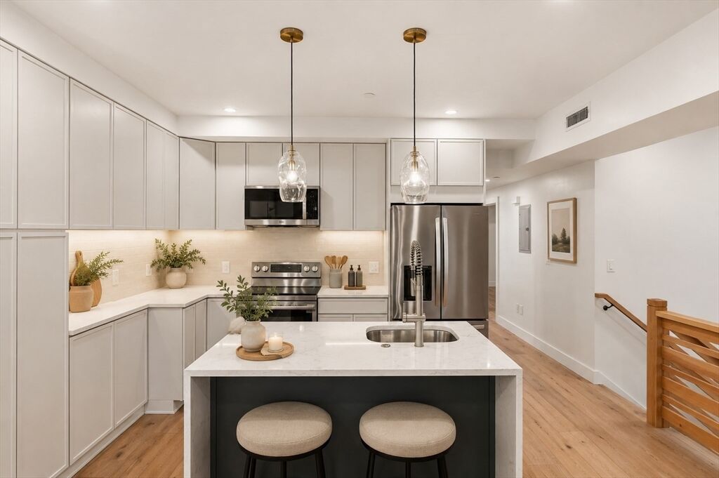 Property Photo:  79R Sheridan Street 1  MA 02130 