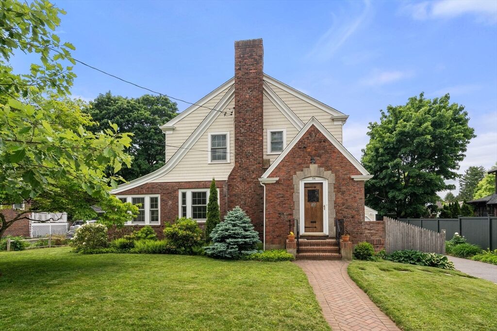 Property Photo:  34 Pleasant St  MA 02465 
