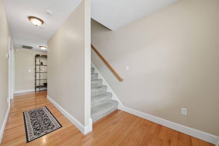 Property Photo:  8 Pilgrim St 9  MA 01864 