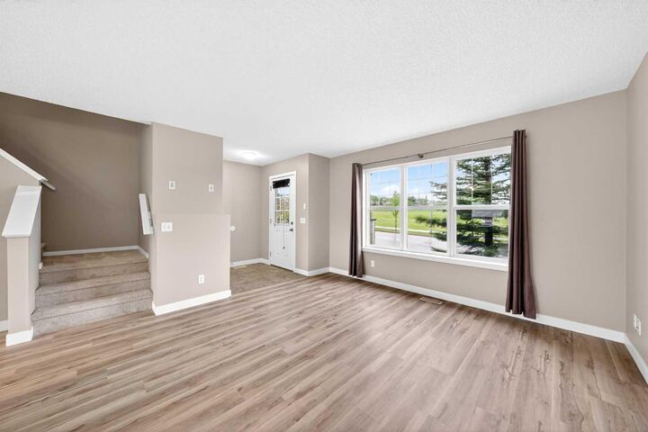 Property Photo:  928 Panamount Boulevard NW  AB T3K 0P4 