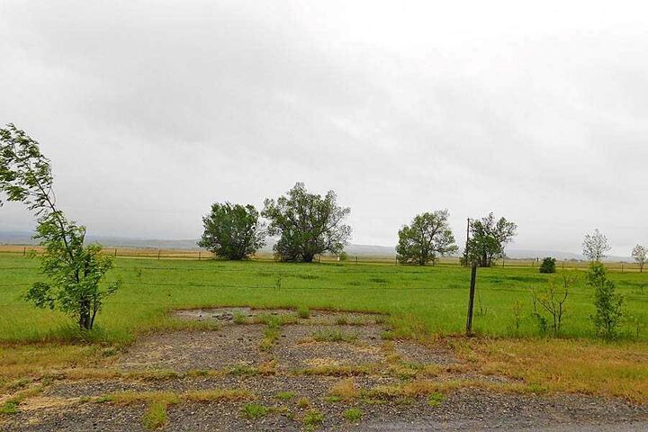 Property Photo: 15 Anson Road AB T0L 0T0