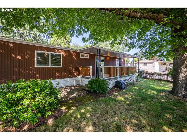 Property Photo:  1475 Green Acres Rd 95  OR 97408 