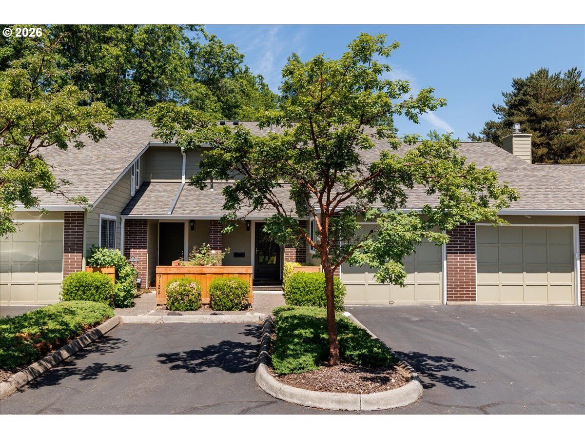 Property Photo: 9124 SW Wilshire St OR 97225