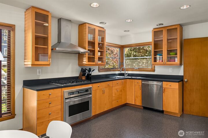 Property Photo:  1821 N 47th Street  WA 98103 
