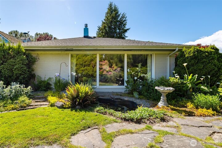 Property Photo:  1903 S Wall Street  WA 98273 