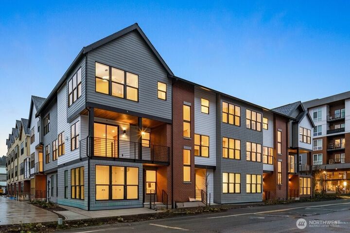 Property Photo:  697 NW Locust St (Homesite #8)  WA 98027 