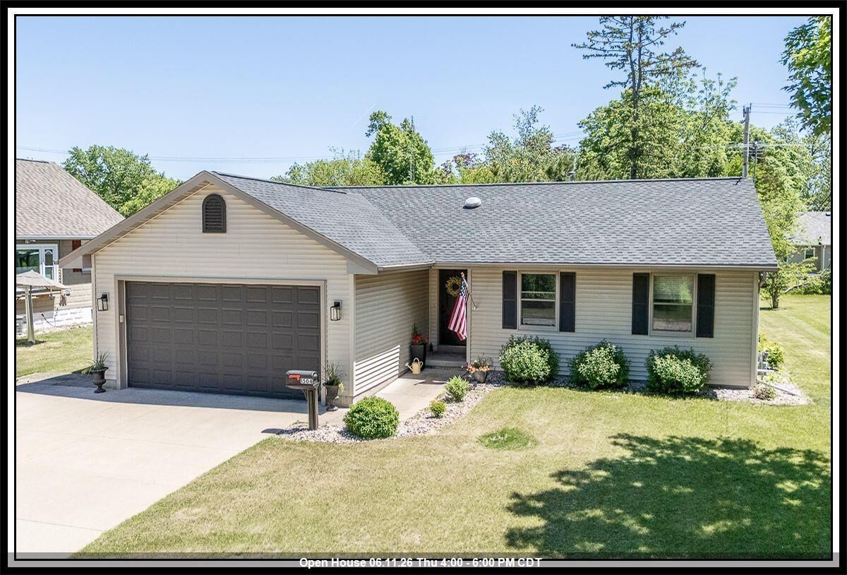Property Photo:  1504 Smith Street  WI 54961-2364 